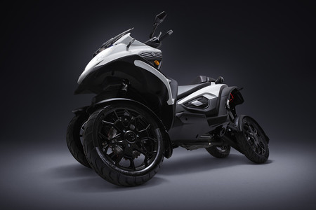 La seguridad y la ecología para el QOODER, una moto con cuatro ruedas y versión 100% eléctrica