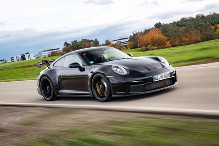 Hola, puristas: el Porsche 911 GT3 está al caer, y tendrá un motor 4.0 atmosférico, más de 500 CV y cambio manual