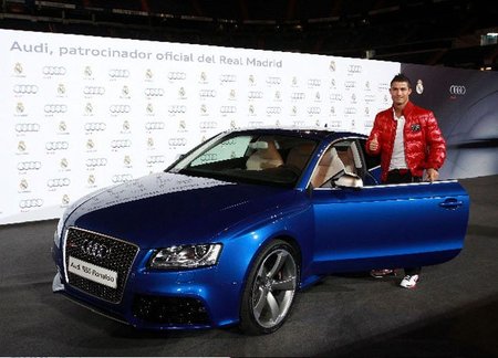 Los jugadores del Barça y Real Madrid estrenan los nuevos Audi