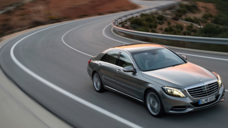 Mercedes-Benz y Ford se unen a las marcas investigadas en Francia por exceso de emisiones contaminantes