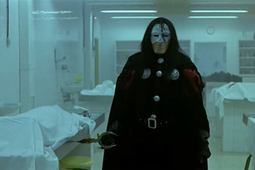Esta demencial película de terror iba a durar 160 minutos. Recortó tantas subtramas que lo que acabamos viendo no tenía ningún sentido