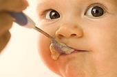 Introducir nuevos alimentos antes de tiempo
