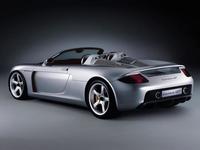 Dar un "toque" por detrás a un Porsche Carrera GT es MUY caro