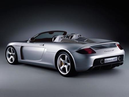 Dar un "toque" por detrás a un Porsche Carrera GT es MUY caro