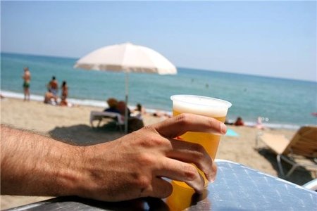 ¿Quieres perder peso? Pues cuidado con las copas de más