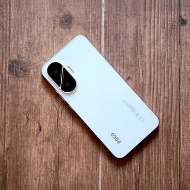Lo más gordo del POCO F7 no es su diseño, es que no sabemos cómo han metido semejante batería en 8 milímetros