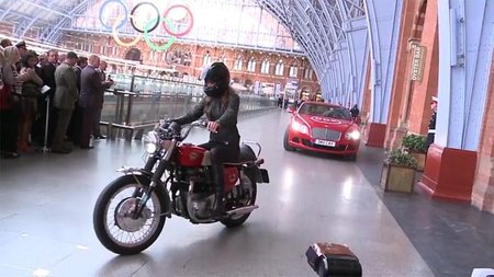 La última novela de James Bond, presentada en Londres