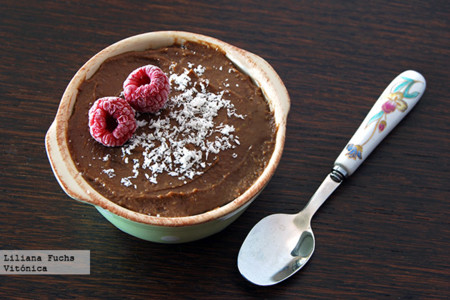 Cremoso de chocolate y aguacate. Receta saludable