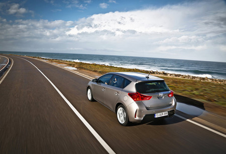Toyota Auris 2013 trasera
