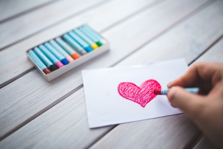 ¿Pueden enamorarse con cuatro años? El primer amor en los niños