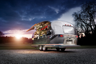 Así es Apollo 70, el cóctel bar más molón del momento 