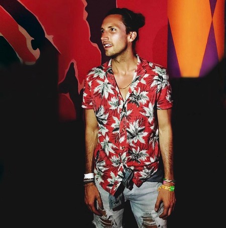 Gracias a Zara, tenemos la camisa perfecta para destacar con estilazo en Coachella