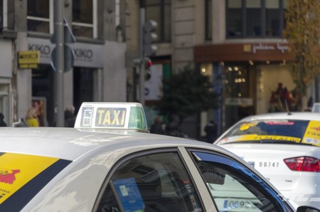 Quinto día de huelga del taxi en Madrid: sin visos de un acuerdo próximo ante protestas y una huelga de hambre