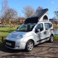 Vikenze II es una camper 'monoposto' sobre la base de la Fiat Qubo