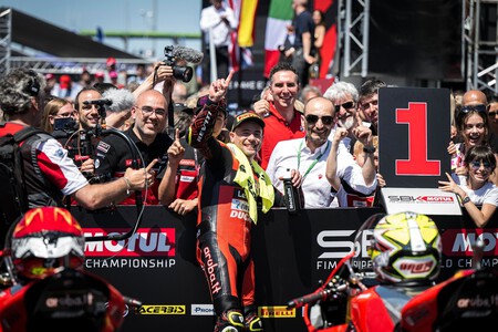 Alvaro Bautista Renueva Con Ducati001