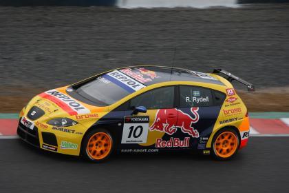 Rickard Rydell vence y le da el título de marcas a SEAT