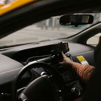 Un taxista asturiano de 64 años consigue 2.152 euros de pensión al reclamar contra la decisión del INSS