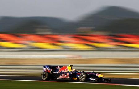 Mark Webber y Fernando Alonso consiguen los mejores tiempos el viernes
