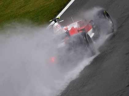 Monza recibe a la Fórmula Uno con una intensa lluvia