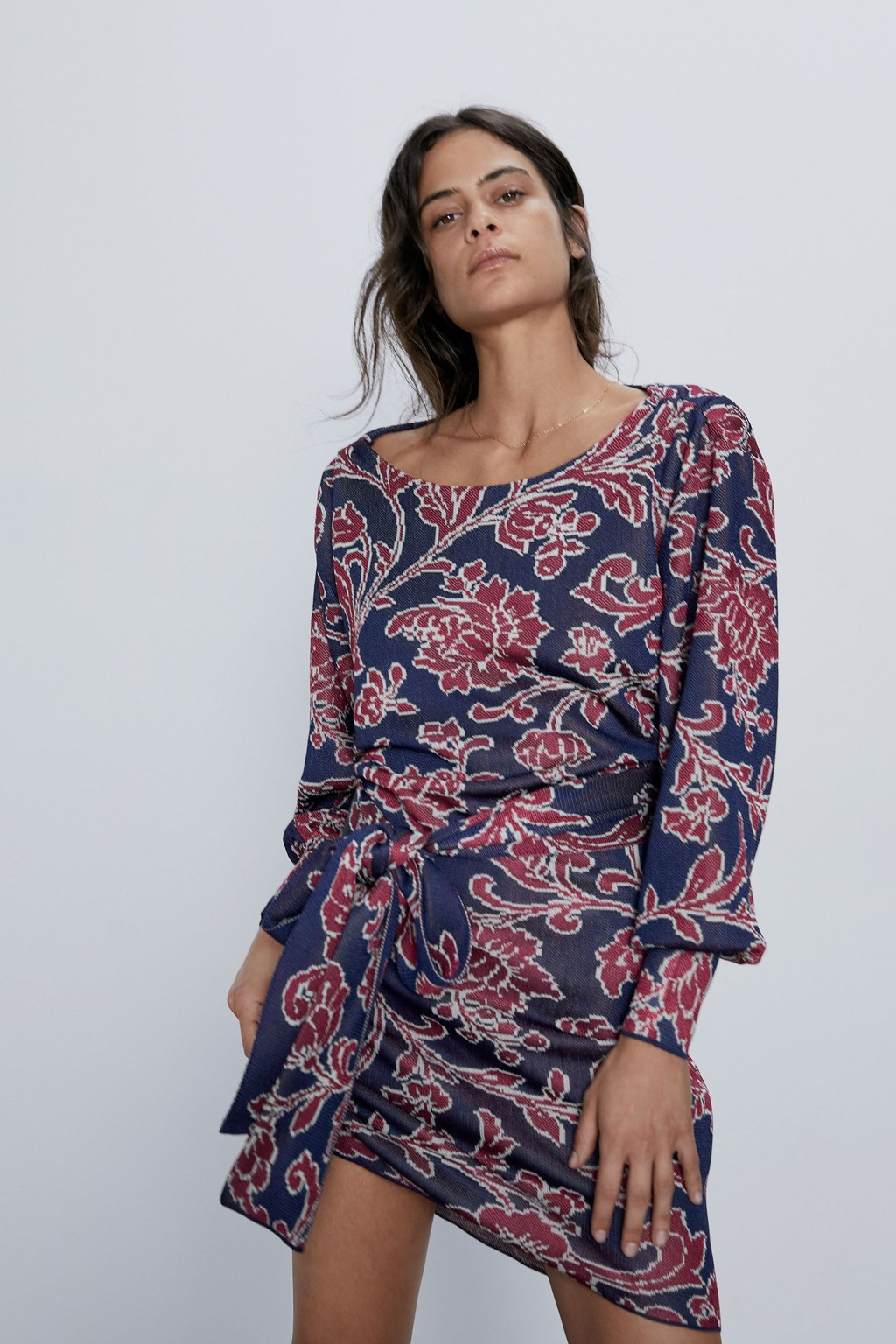 Siete vestidos jacquard de Zara perfectos para lucir a todas horas