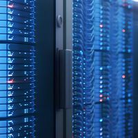 Schneider Electric acelera la era de la IA con centros de datos más sostenibles gracias al enfriamiento líquido directo hasta 3.000 veces más eficiente que el aire 