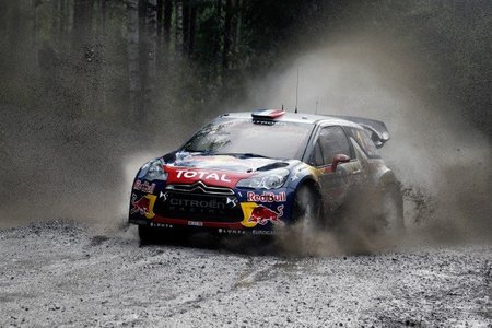 Rally de Finlandia 2012: Loeb mantiene el liderato a pesar de los problemas mecánicos