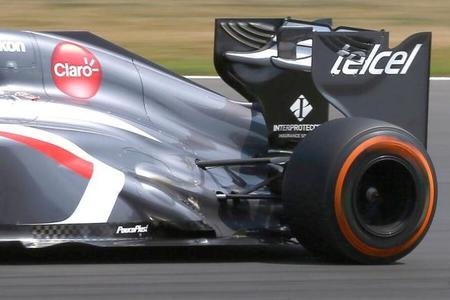 Sauber sorprende al estrenar un nuevo diseño de escapes
