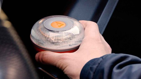 Luz V6 Geolocalización donde guardar en el coche