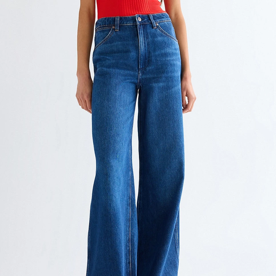 Wrangler 
Canyon Loose Jean