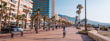 Visitar esta ciudad de la Costa del Sol, donde conviven 142 nacionalidades, es como dar la vuelta al mundo