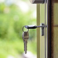 Prohibir los desahucios a los alquileres: solución equivocada a un problema muy real