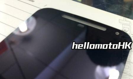El frontal del Moto X+1 descubre un mayor tamaño de pantalla y altavoces frontales