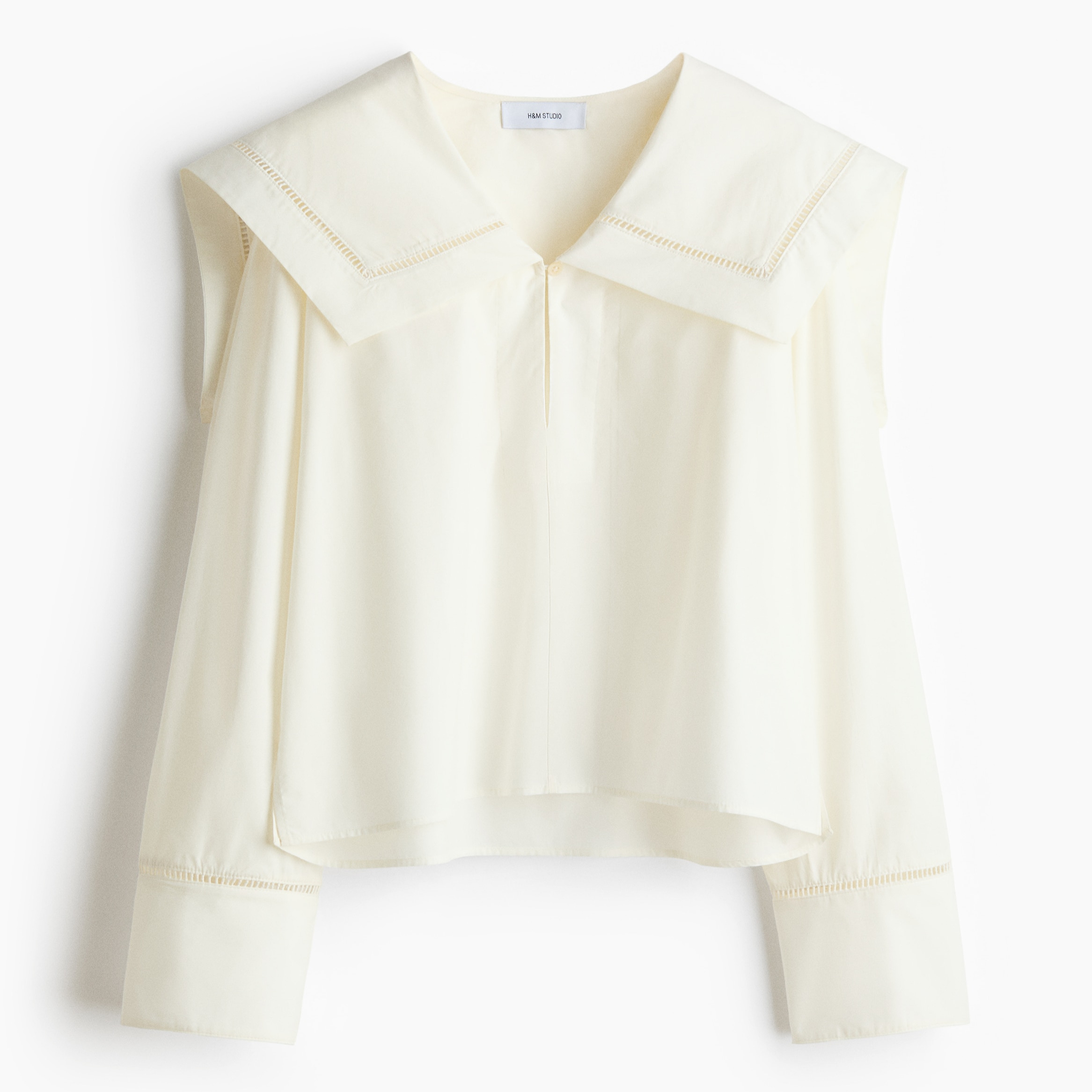 H&M Studio
Blusa de popelina con cuello marinero
