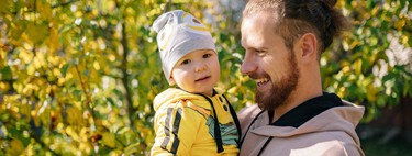 Vamos al parque con el bebé: qué llevar para protegerlo del sol y las picaduras