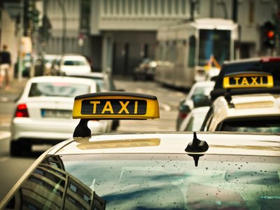 Conversaciones de taxi: ¿por qué los híbridos son una buena opción? 