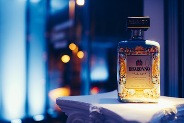 Disaronno se viste de Versace