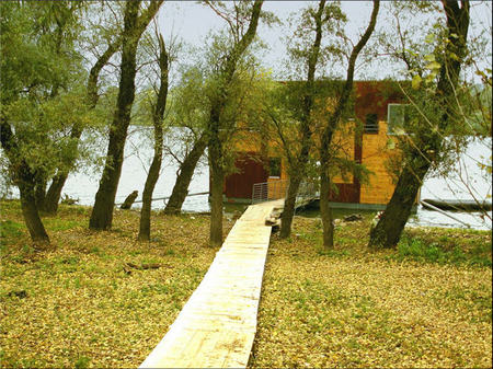 ArkaBarka Floating Belgrade Hostel