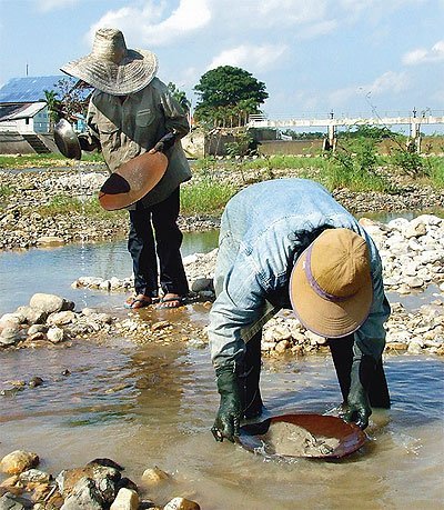 Una experiencia diferente: buscar oro en un río de Tailandia