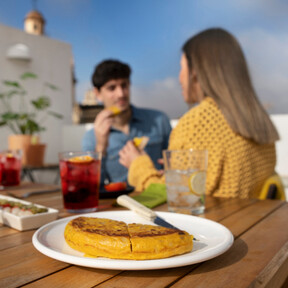 Action vende por 1,99 euros el accesorio para tener servilletas en la terraza y que no acaben en casa del vecino
