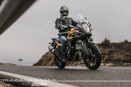 Asequible, polivalente y bien equipada. Así es la KTM 1090 Adventure después de su renovación