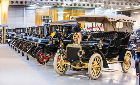 La legendaria colección Ford del Museo Den Hartogh, con más de 200 coches clásicos, se pone a la venta