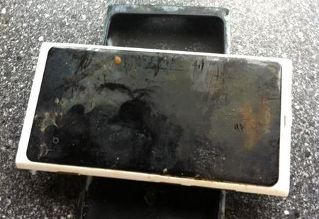 La historia de un Nokia Lumia superviviente tras 3,5 meses buceando en un lago