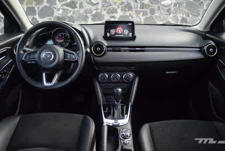 Mazda2 2018 3