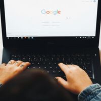 Chrome lleva semanas dando problemas en Windows. Ahora un responsable de Google ha señalado al culpable: Microsoft 