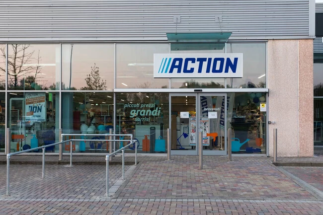Actionstore Shop Entrance Italy Vanzaghello 2021 Nlaexw 1