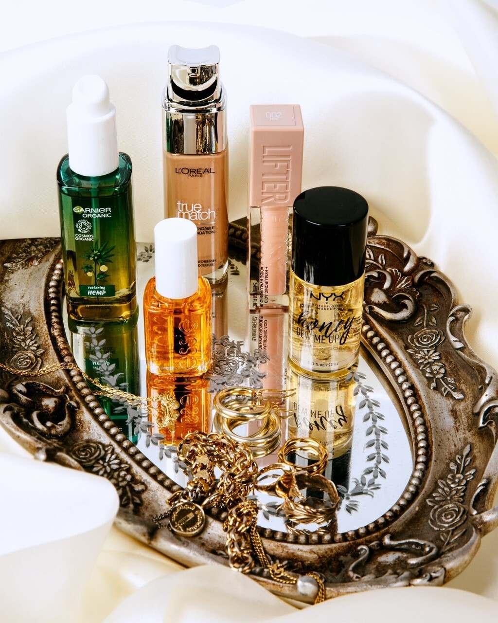 Así organizamos nuestro maquillaje en el baño: cinco ideas en las que