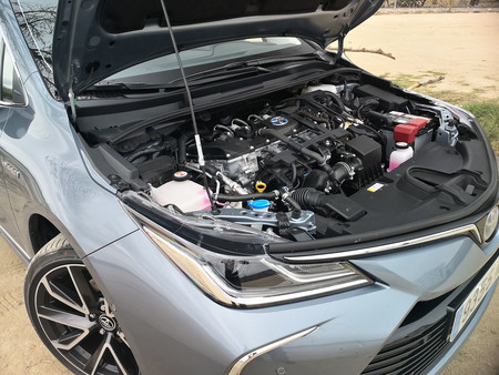 Toyota Corolla Sedan 16