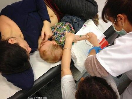 La "Tetanalgesia" en las extracciones de sangre al bebé: una increíble y envidiada foto