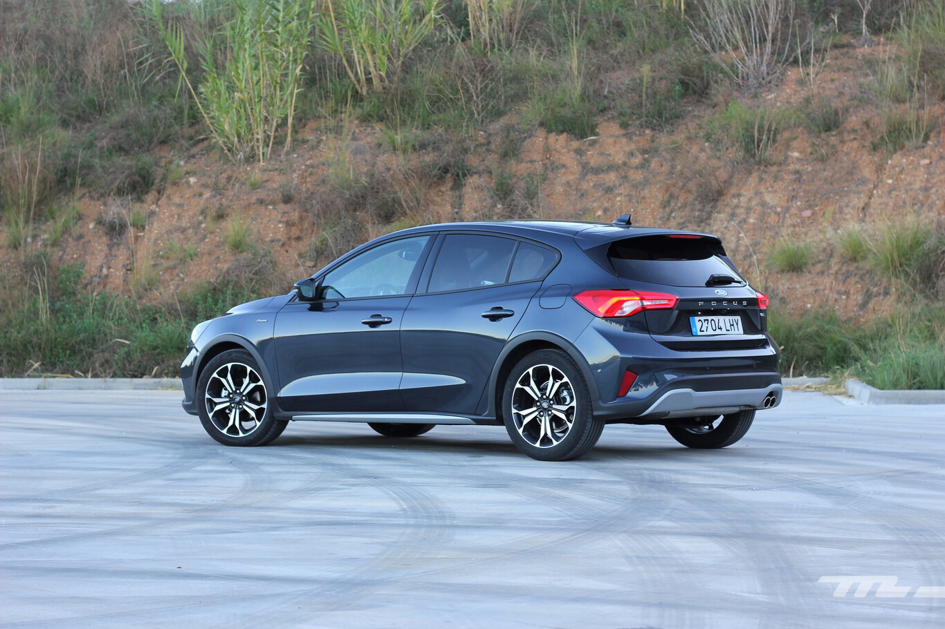 Probamos el Ford Focus EcoBoost Hybrid: por fin un coche compacto de gasolina generalista con gran empuje (eléctrico, eso sí)