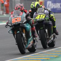 Valentino Rossi da una posible solución al dilema de Yamaha: "El Petronas no me parece un equipo tan malo"